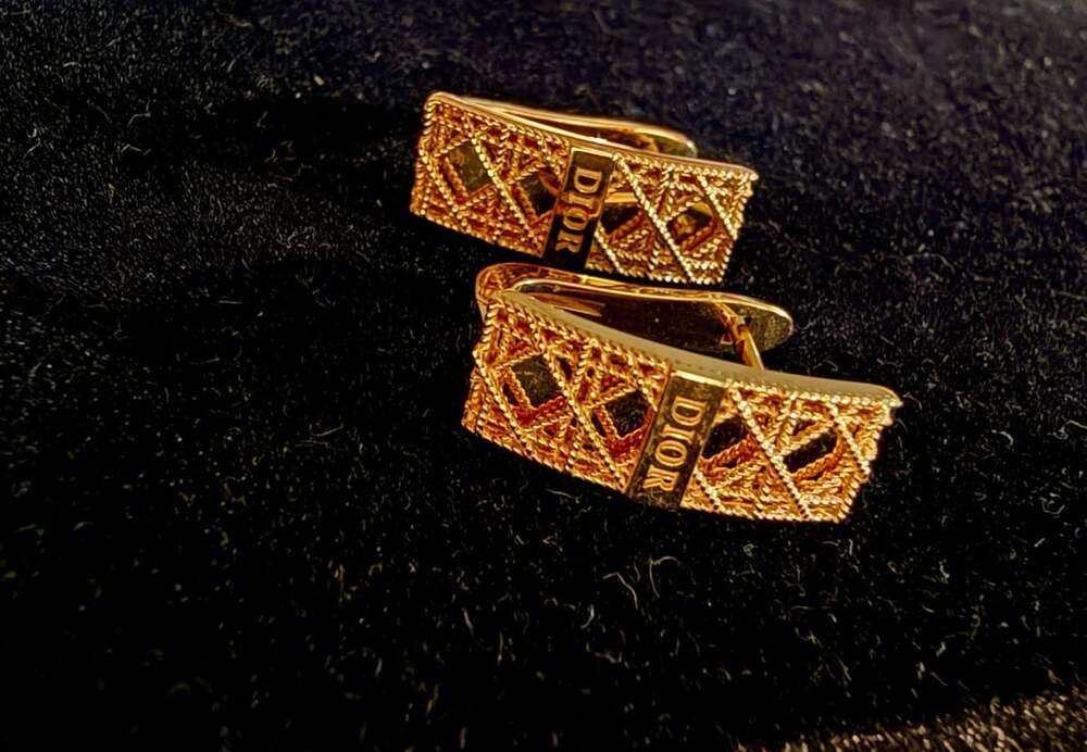 18K Yellow Gold Earrings Clip 750 Brand New Unworn
Firm Price